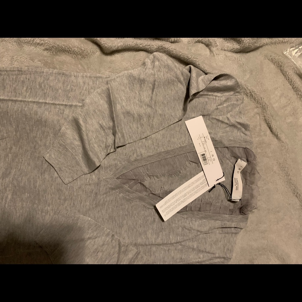 Very soft and light long sleeve v neck